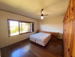 Casa com 03 dormitórios para locação no bairro Guarani 