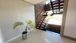 Casa com 03 dormitórios, sendo 01 suíte no Condomínio Terra Verde 