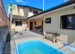 Casa com 04 dormitórios no Bairro Operário  