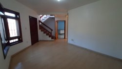 Casa com 04 dormitórios no Bairro Operário  
