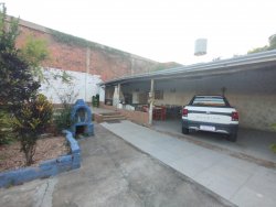 Casa com 03 dormitórios no bairro Santo Afonso 