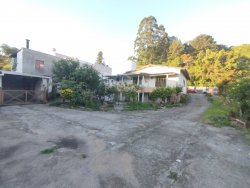 Casa com 03 dormitórios no bairro Santo Afonso 