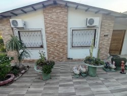 Casa com 03 dormitórios no bairro Santo Afonso 