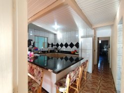 Casa com 03 dormitórios no bairro Canudos 