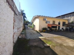Casa com 02 dormitórios no bairro Boa Vista 