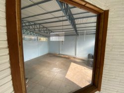 Pavilhão com 315m² para locação no bairro Lomba Grande 