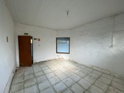 Pavilhão com 315m² para locação no bairro Lomba Grande 