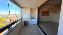 Apartamento com 03 dormitórios, sendo 01 suíte no Edifício Monte Alverne  