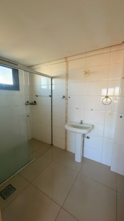 Apartamento com 03 dormitórios, sendo 01 suíte no Edifício Monte Alverne  