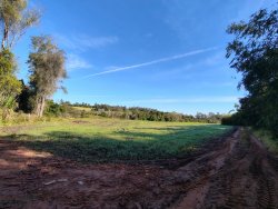 Chácara com 2,8 hectares na área central da Lomba Grande 