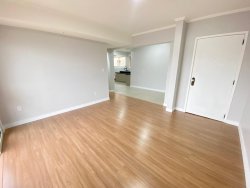 Apartamento com 02 dormitórios no Edifício Sinuelo II 