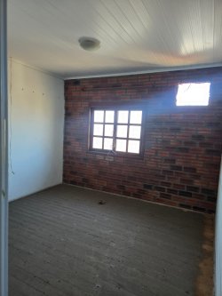 Casa com 04 dormitórios no bairro Ideal 