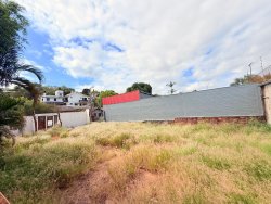 Terreno com construção com 270m² no bairro Guarani 