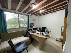 Pavilhão logístico com 548m² no bairro Rondônia 