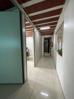 Pavilhão logístico com 548m² no bairro Rondônia 