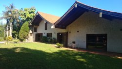 Casa com 04 dormitórios no Bairro Rondônia 