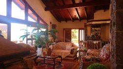 Casa com 04 dormitórios no Bairro Rondônia 