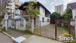 Casa com 05 dormitórios no bairro Vila Rosa 