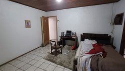 Casa com 05 dormitórios no bairro Vila Rosa 