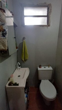 Casa com 05 dormitórios no bairro Vila Rosa 