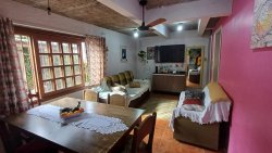 Casa com 05 dormitórios no bairro Vila Rosa 