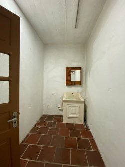 Casa com 02 dormitórios para locação no bairro Boa Vista 