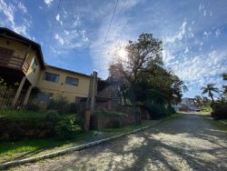 Casa com 02 dormitórios para locação no bairro Boa Vista 