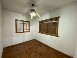 Casa com 03 dormitórios, sendo 01 suíte para locação no bairro Boa Vista 