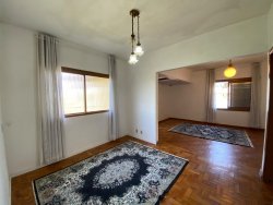 Casa ampla estilo sobrado com 05 dormitórios, sendo 01 suíte no bairro Boa Vista 