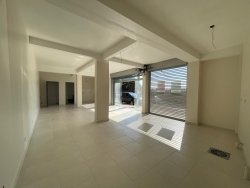 Sala comercial com 80m² para locação no Centro 