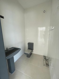 Sala comercial com 80m² para locação no Centro 