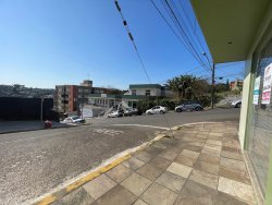 Sala comercial com 80m² para locação no Centro 