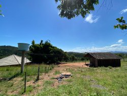Sítio com 1,5 hectares em Santa Maria 