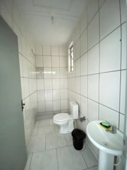 Sala comercial com 65m² no bairro Lomba Grande  