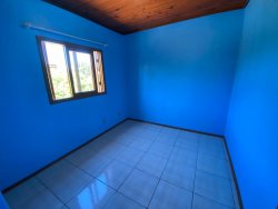 Casa com 04 dormitórios no bairro Lomba Grande 