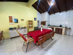 Casa com 04 dormitórios no bairro Lomba Grande 