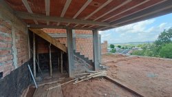 Casa com 03 dormitórios, sendo 01 suíte no bairro Campestre 