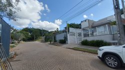 Casa com 03 dormitórios, sendo 01 suíte no bairro Campestre 