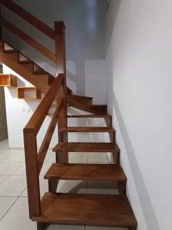Casa com 02 dormitórios para locação no bairro Jardim Mauá  