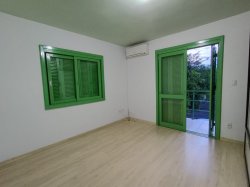 Casa com 02 dormitórios para locação no bairro Jardim Mauá  