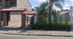 Casa com 03 dormitórios no bairro Jardim Mauá 