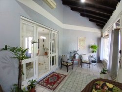 Casa com 03 dormitórios no bairro Jardim Mauá 