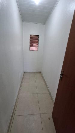 Casa de esquina com 03 dormitórios no bairro Santo Afonso 