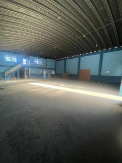 Pavilhão comercial com 363m² no bairro Ideal 