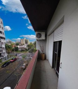 Apartamento com 03 dormitórios no Edifício Oliva 
