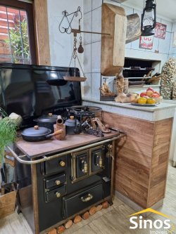Casa em estilo rústico com 03 dormitórios para locação 