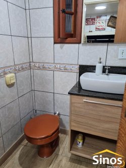 Casa em estilo rústico com 03 dormitórios para locação 