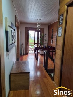 Casa em estilo rústico com 03 dormitórios para locação 
