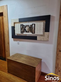 Casa em estilo rústico com 03 dormitórios para locação 