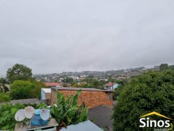 Casa em estilo rústico com 03 dormitórios para locação 